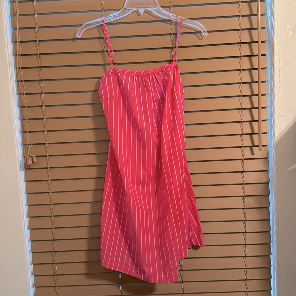 NWT lightweight, adjustable straps, sundress. HAS POCKETS!